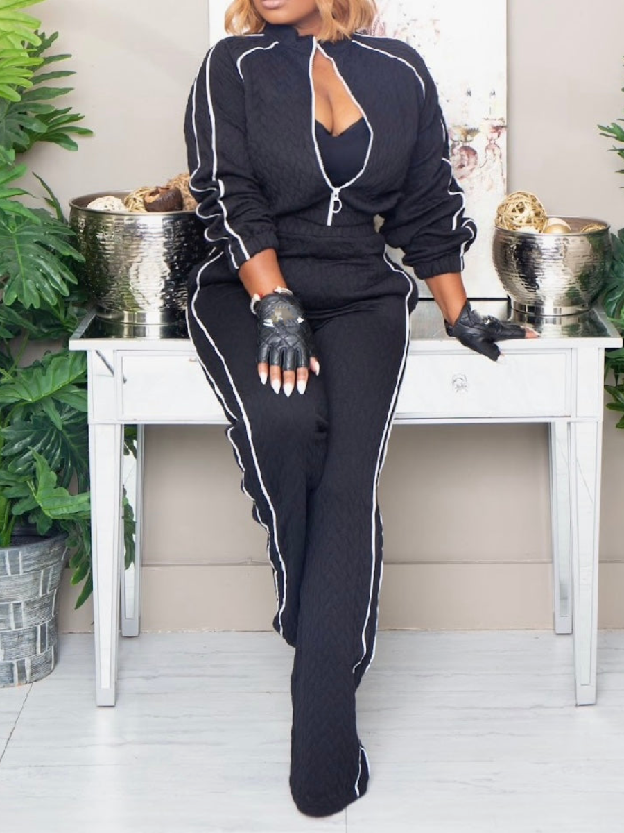 Quilted Texture With Delicate Piping Set